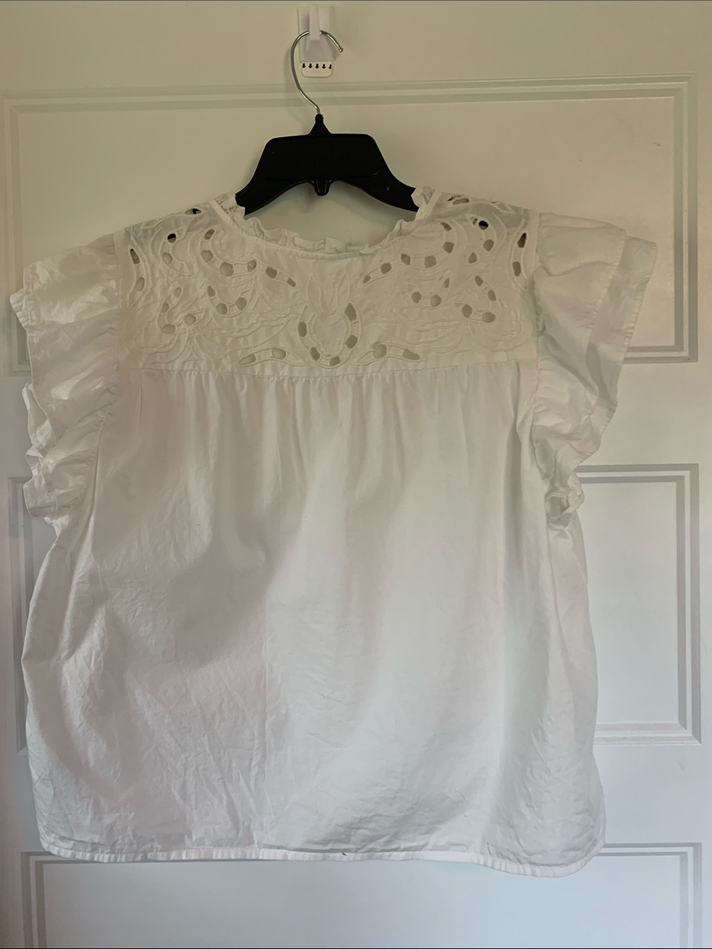 GAP White Eyelet V-Neck Ruffle Sleeve Blouse size -L - Picture 3 of 9